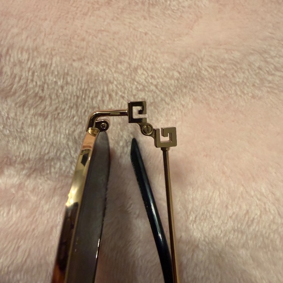 Givenchy Sunglasses - Picture 7 of 7